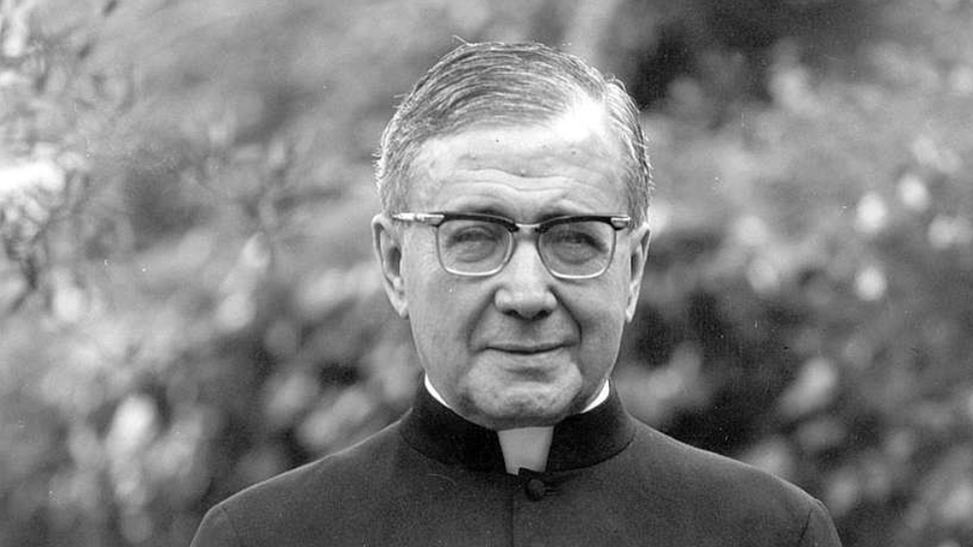 St. Josemaria Escriva (1902-1975) was a passionate champion of Christ. His work and his writings have brought many souls to Christ. He has an earnest, ... - escriva1